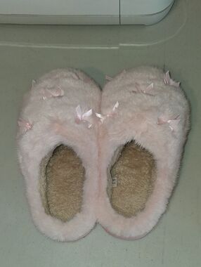 Cozy Pink Faux Fur Slip-On Slippers with Satin Bows